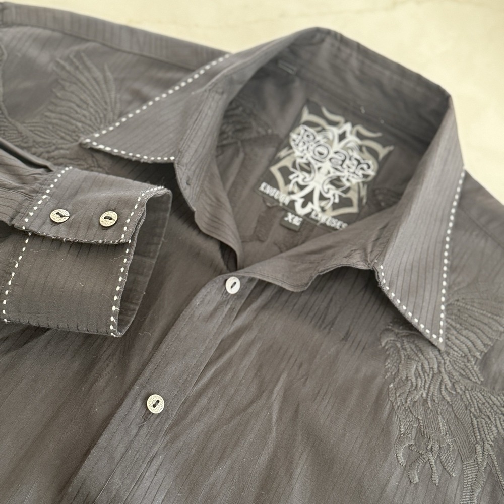 Roar Mens Black W/Black Embroidery & White Contrast Stitched Collar and Cuffs XL
